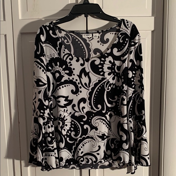 Cato Tops - Cato Black & White Graphic Blouse EUC